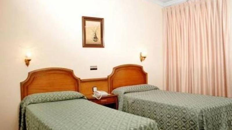 Senorial Hotel Мадрид Стая снимка