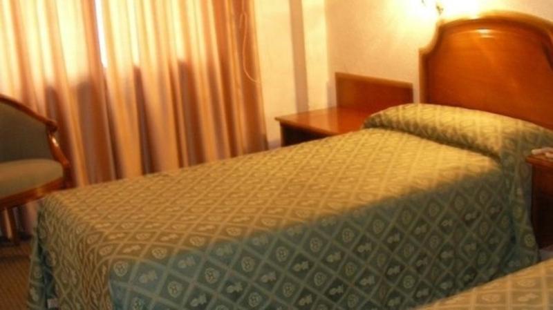 Senorial Hotel Мадрид Стая снимка