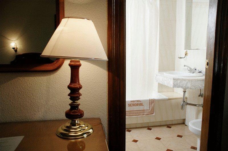 Senorial Hotel Мадрид Стая снимка